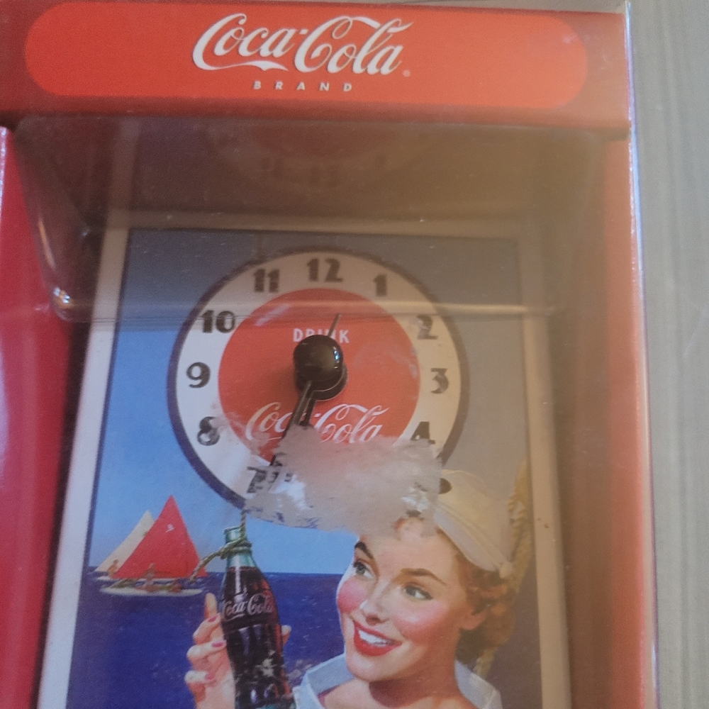 New! Vintage COCA COLA Matchbox Clock - Picture 3 of 10